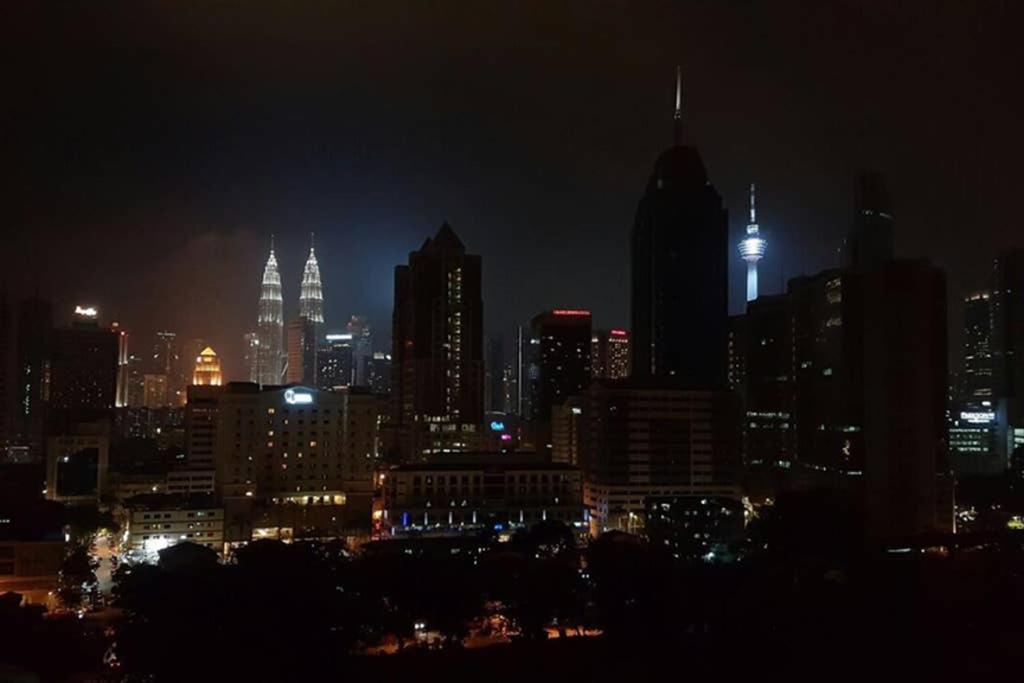 Klcc Regalia Suites Infinity Pool Kuala Lumpur Extérieur photo