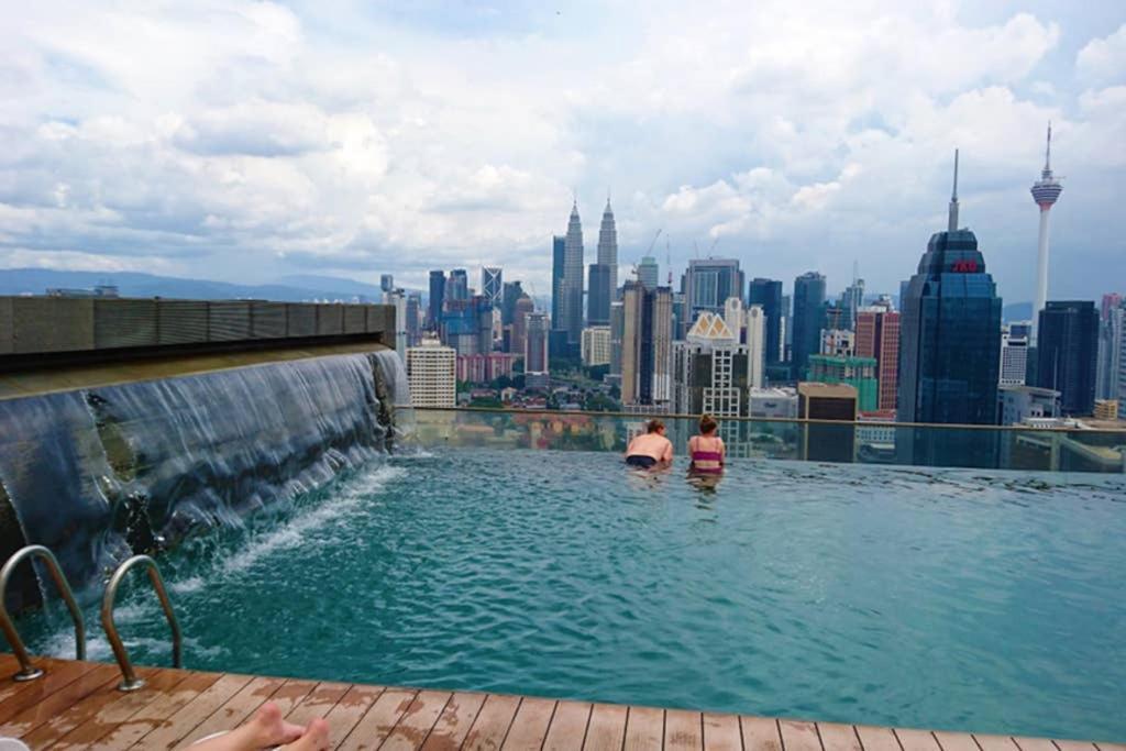 Klcc Regalia Suites Infinity Pool Kuala Lumpur Extérieur photo