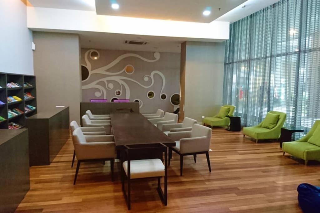 Klcc Regalia Suites Infinity Pool Kuala Lumpur Extérieur photo
